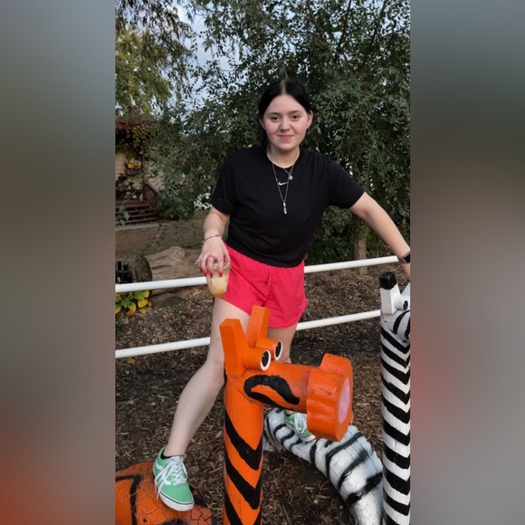 Meet your Posher, Autumn - Picture 1 of 3